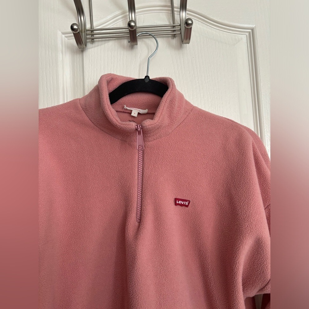 Levi's cropped size small sweatshirt.. Quarter zip. Drawstring waist cord.0520